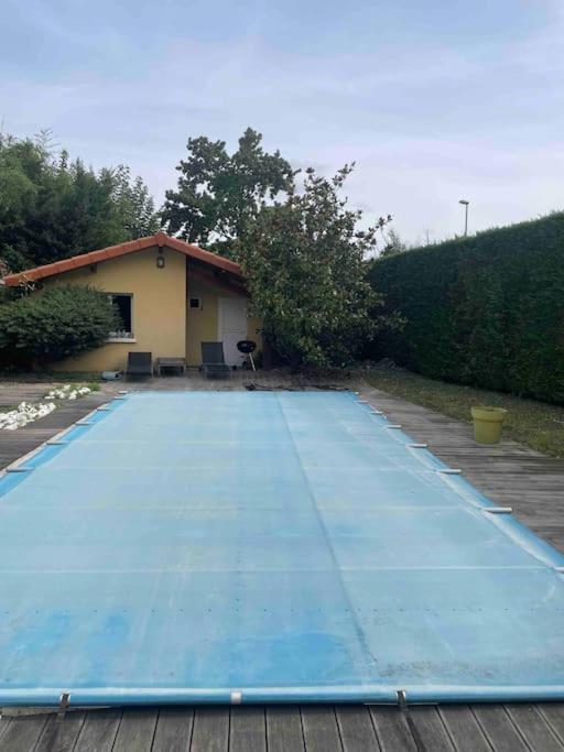 La Petite Maison Chez Jp Chassieu Exterior photo